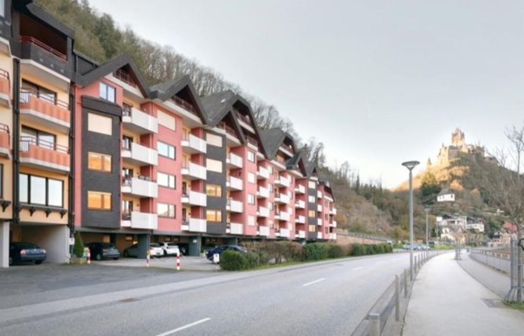 Panorama Oase Ferienwohnung Mit Blick Auf Mosel Und Reichsburg Cochem Exterior foto